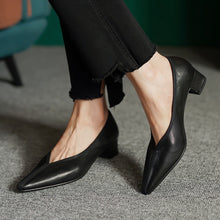 Vignate Leather Pumps